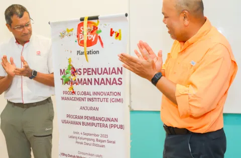 Majlis-Penanaman-Nenas-8.png