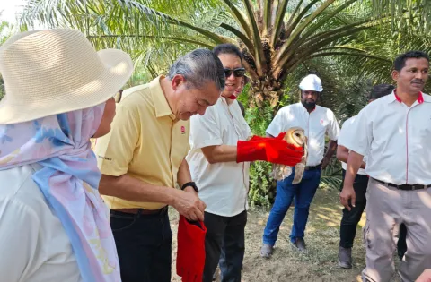 Visit-Seri-Intan-1.png